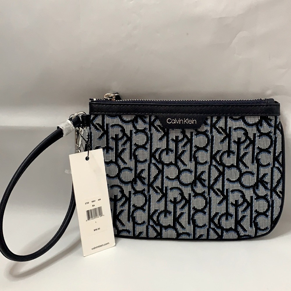 BNWT Calvin Klein wristlet